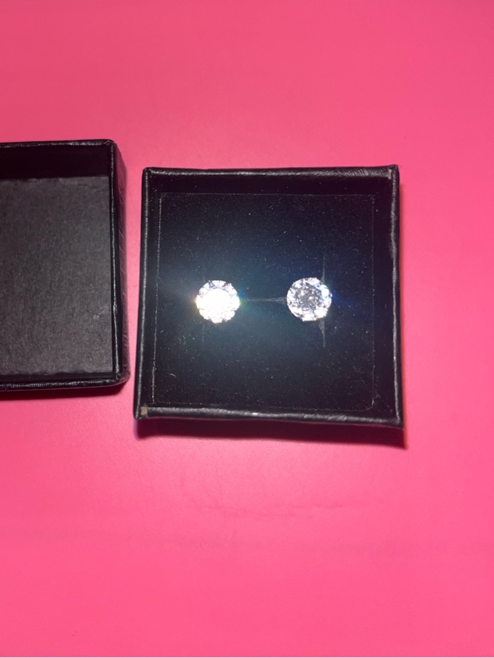 NWOT Classic Crystal Stud Earrings - Sparkling White Zirconia silver